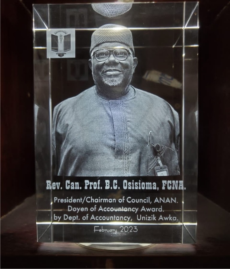 3D glass cube with motion base, laser-etched for wedding, love, or anniversary gifts